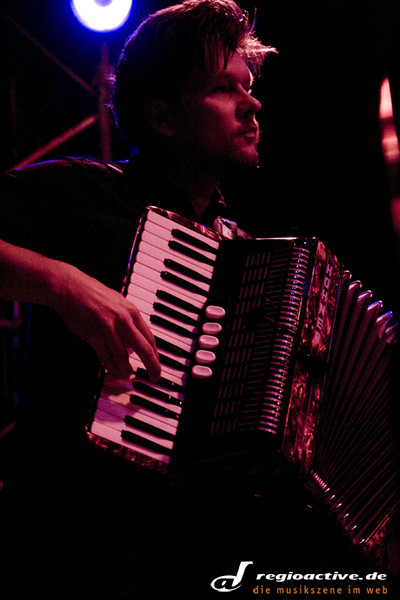 Calexico und Amparo Sanchez (live in Dresden, 2010)