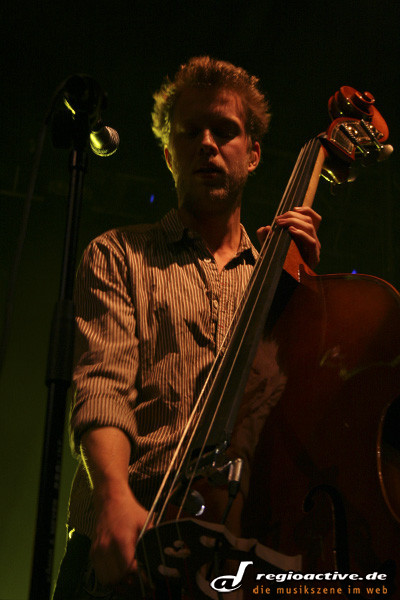 Mumford & Sons (live in der C-Halle Berlin, 2010)